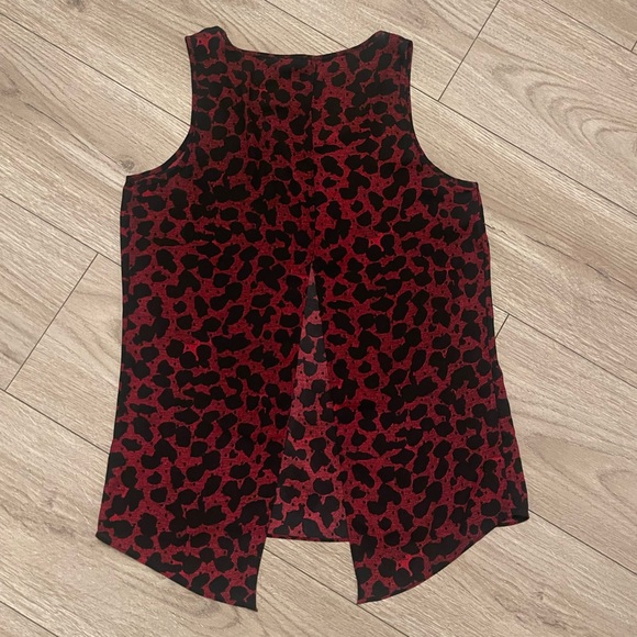 Express Split Back Tank Top - Picture 2 of 2